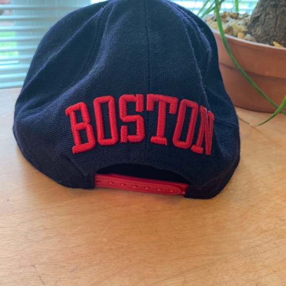 BOSTON RED SOX Men’s Hat - Picture 2 of 3